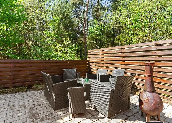 With Pool In Scenic Surroundings Casa vacanze *